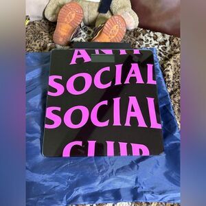 Anti Social Social Club
assc weight of the world scale (blk)